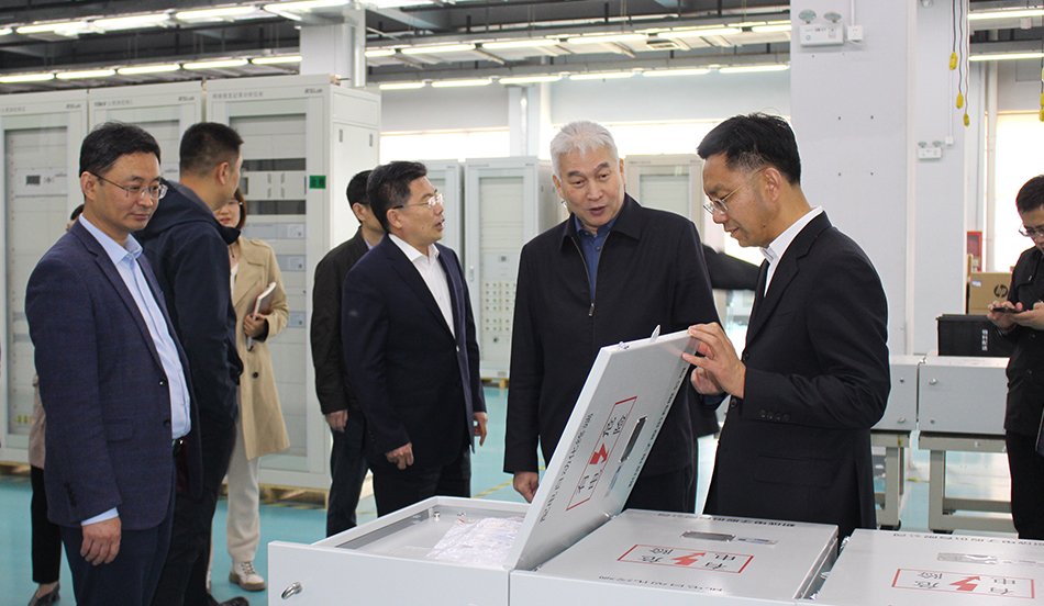 講好民營(yíng)企業(yè)“時(shí)代故事”，市委宣傳部領(lǐng)導(dǎo) 一行走進(jìn)積成電子 (4)